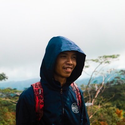 里番动漫在线 - 霜华 - 社区运营 里番动漫在线团队成员:霜华